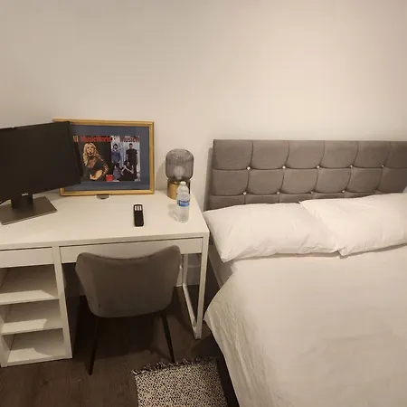 Flat With Work Station, Monitor, Smart Tv & Netflix Apartamento Londres Exterior foto