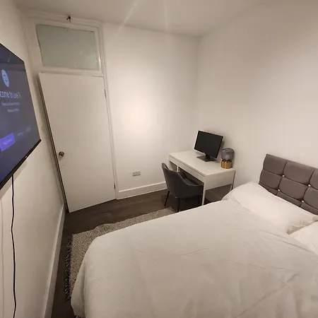 Flat With Work Station, Monitor, Smart Tv & Netflix Apartamento Londres Exterior foto