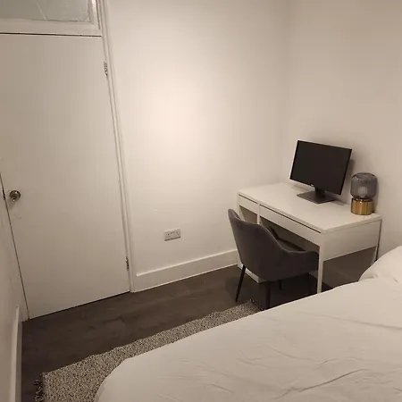 Flat With Work Station, Monitor, Smart Tv & Netflix Apartamento Londres Exterior foto