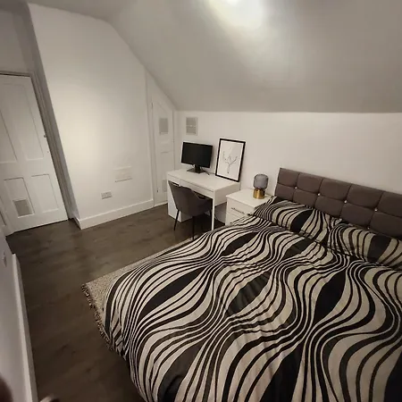 Flat With Work Station, Monitor, Smart Tv & Netflix Apartamento Londres Exterior foto