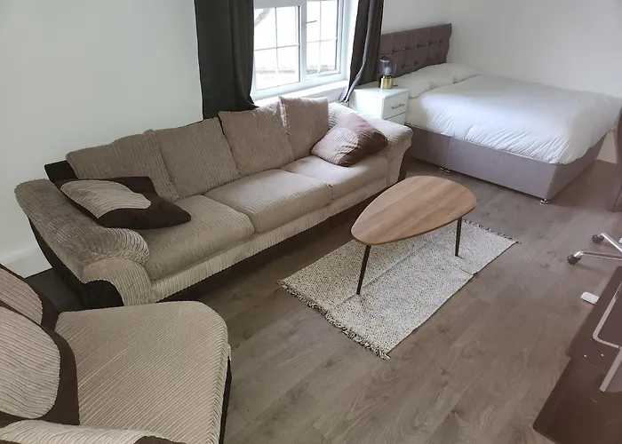 Flat With Work Station, Monitor, Smart Tv & Netflix