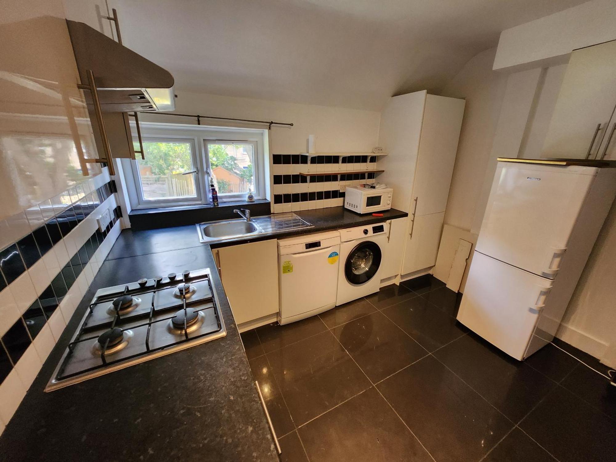 Flat With Work Station, Monitor, Smart Tv & Netflix Apartamento
