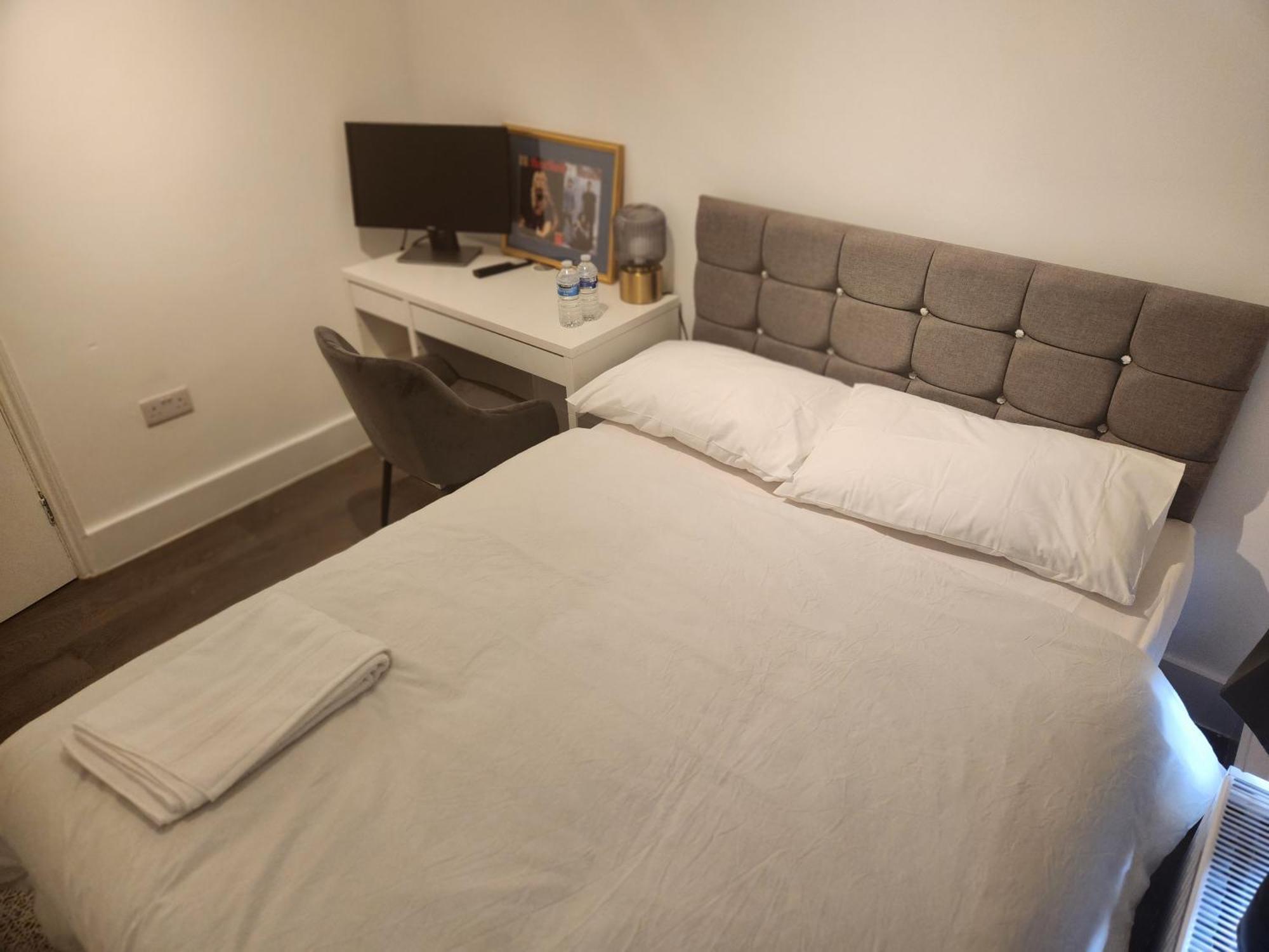 Flat With Work Station, Monitor, Smart Tv & Netflix * Londres