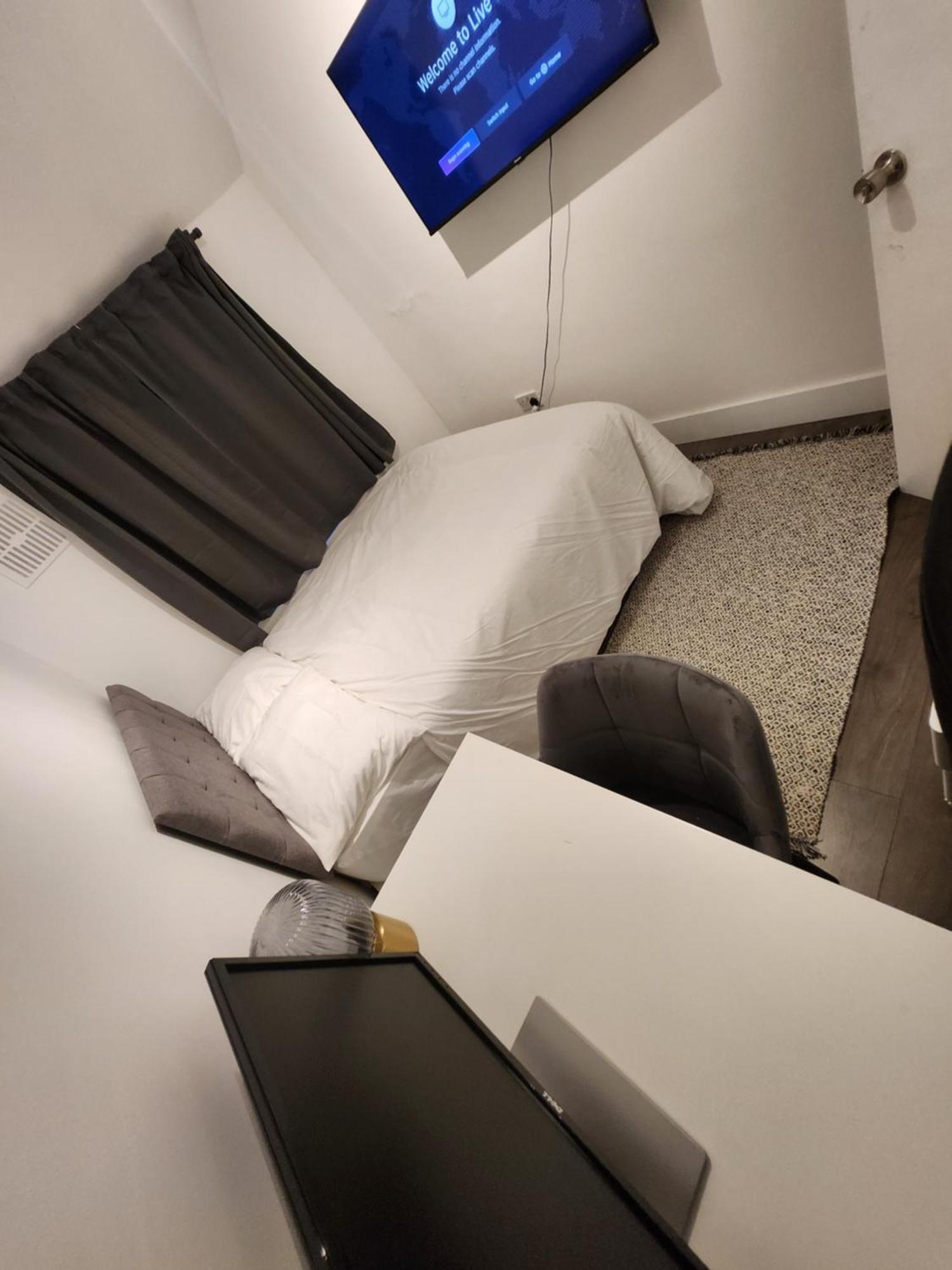 Apartamento Flat With Work Station, Monitor, Smart Tv & Netflix *