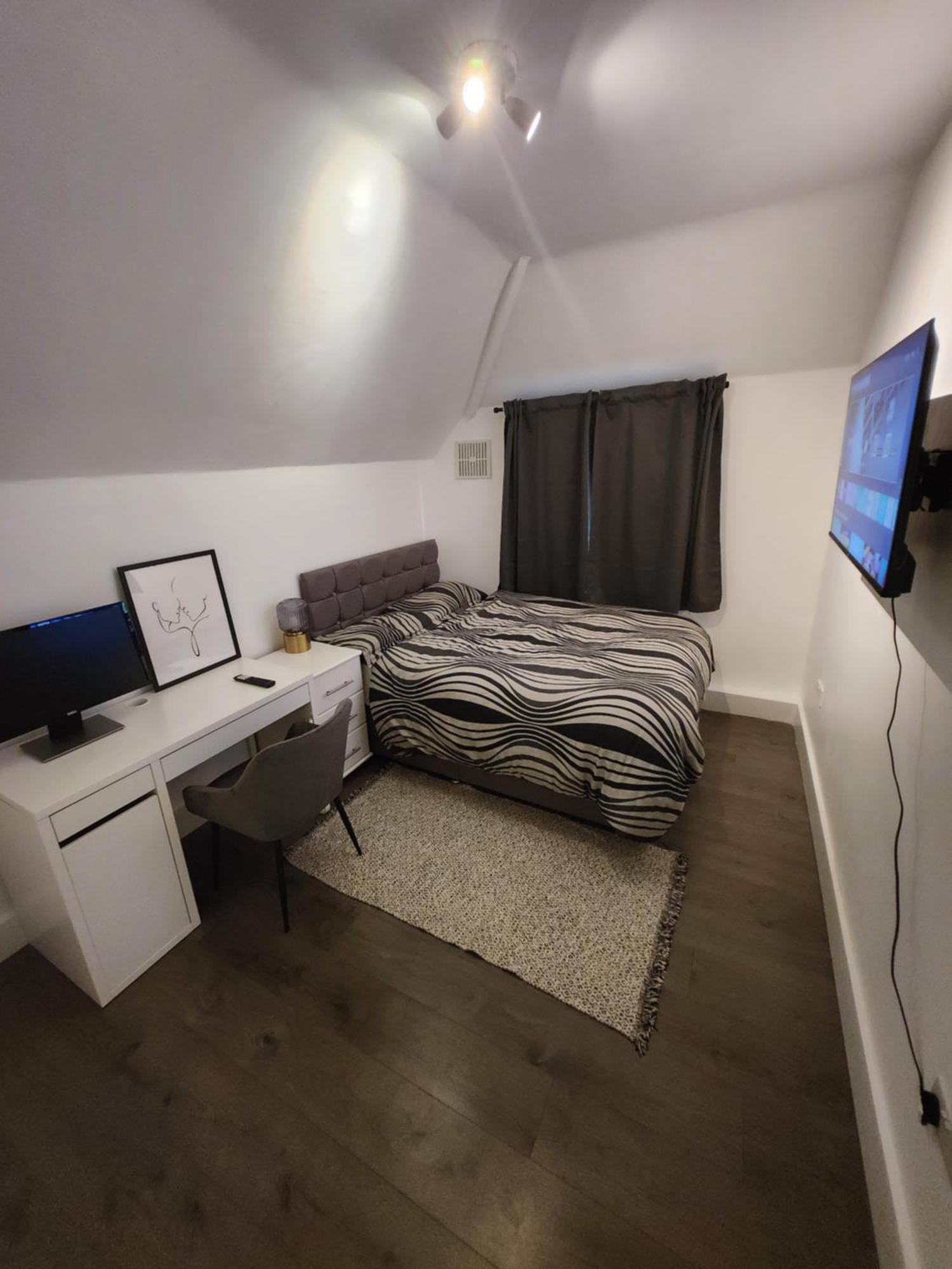 Flat With Work Station, Monitor, Smart Tv & Netflix Apartamento Londres