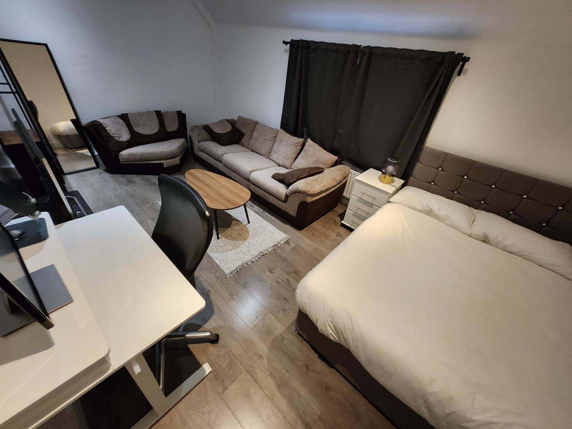 Flat With Work Station, Monitor, Smart Tv & Netflix Apartamento *