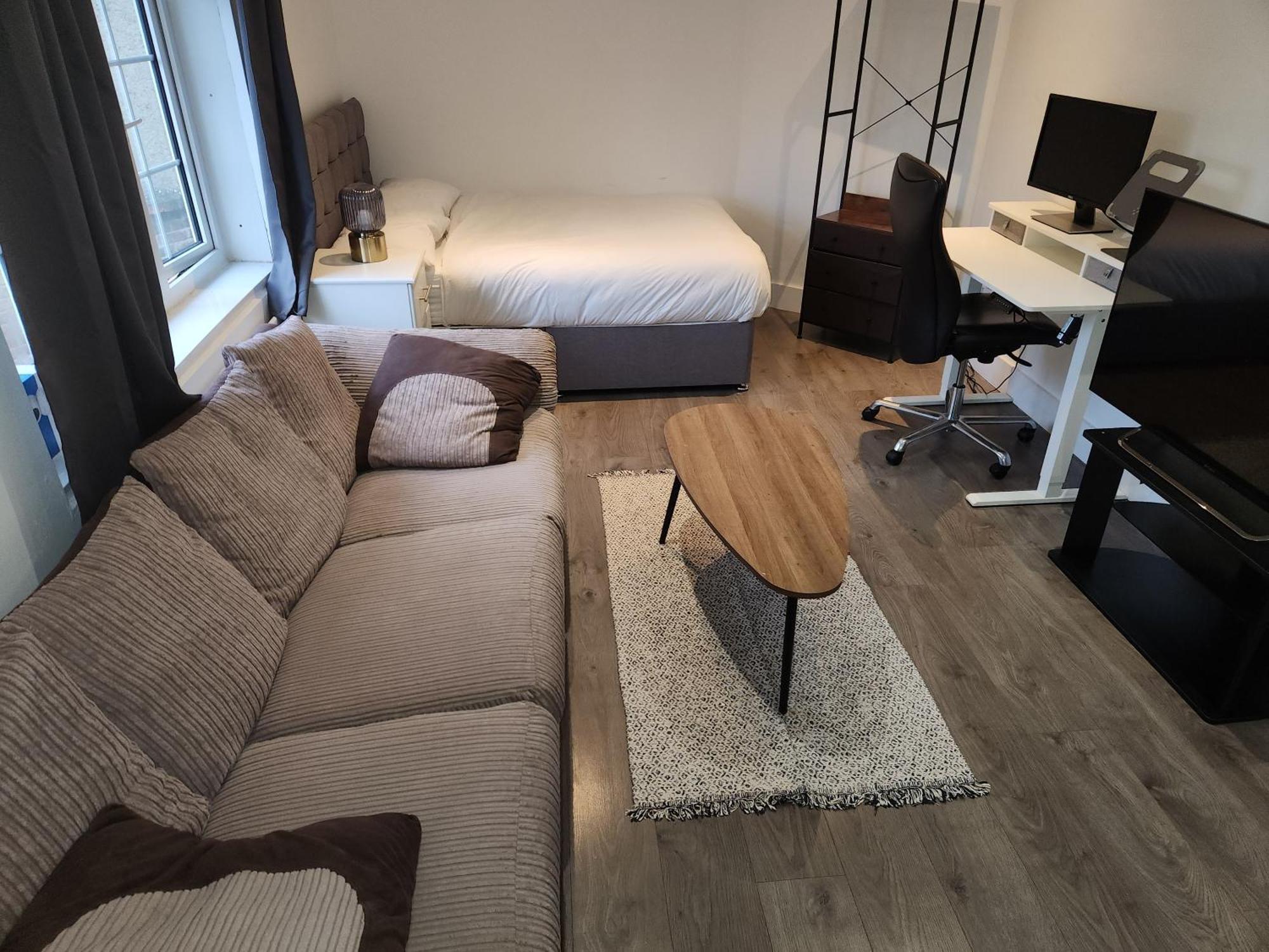 Flat With Work Station, Monitor, Smart Tv & Netflix * Londres