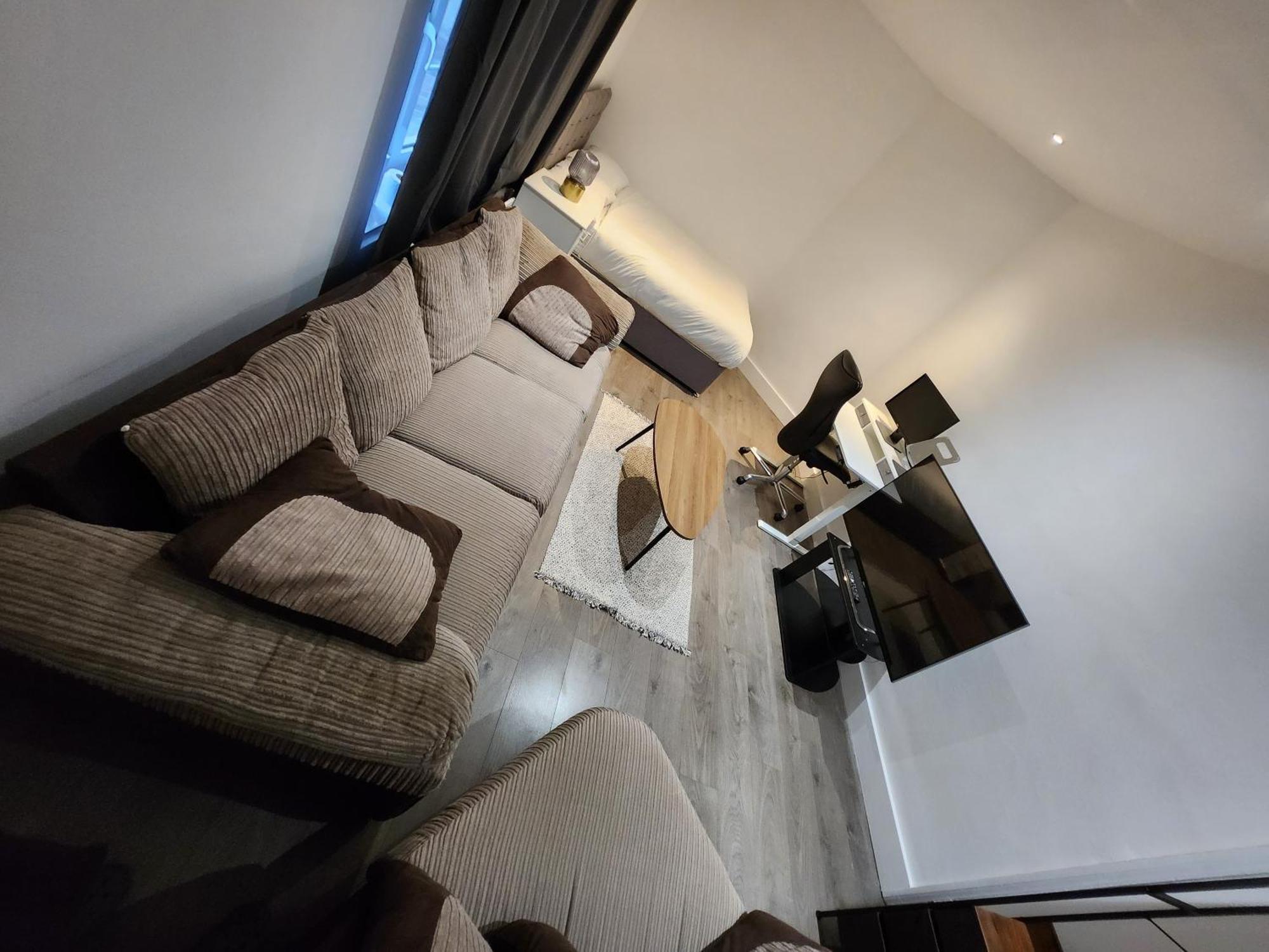 Flat With Work Station, Monitor, Smart Tv & Netflix Apartamento *